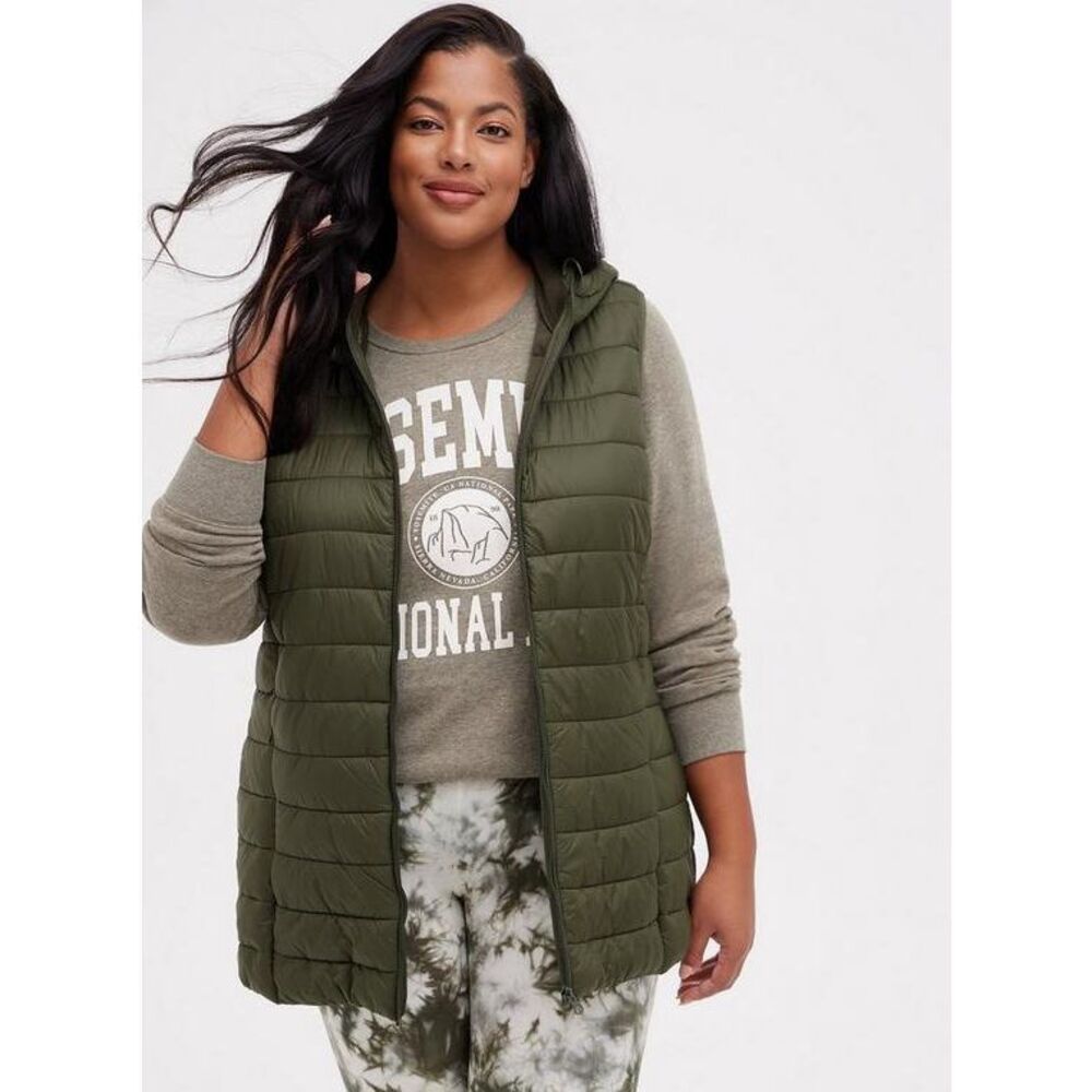 Torrid size 0 (Large) green hooded puffer vest